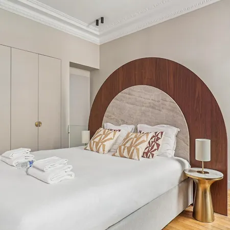 Modern - 2p - Parc Monceau Apartment Paris
